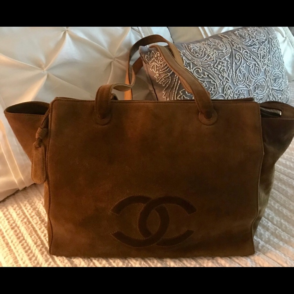 CHANEL Shoulder Bag
